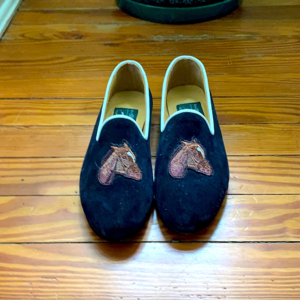Embroidered Horse Design Women's Loafers